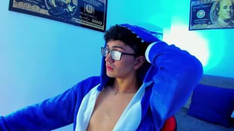 Snapshot of tylerwhiite_ chatting on 24, 1, 2025 online show from 24, 1, 2025