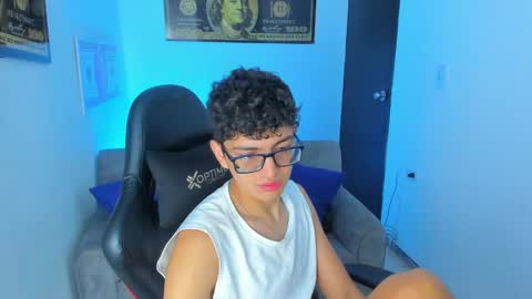 Snapshot of tylerwhiite_ chatting on 16, 2, 2025 online show from 16, 2, 2025