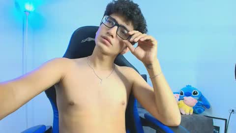 Snapshot of tylerwhiite_ chatting on 23, 9, 2025 online show from 23, 9, 2025
