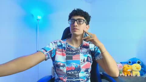 Snapshot of tylerwhiite_ chatting on 14, 10, 2025 online show from 14, 10, 2025