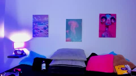 tyra   online show from 4, 12, 2025