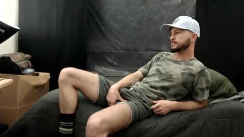 Snapshot of tyronemattias chatting on 5, 2, 2025 Tyrone Mattias online show from 5, 2, 2025