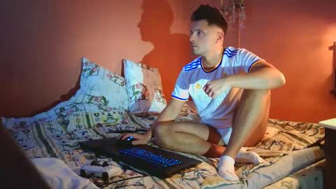 Snapshot of tysonhotswe chatting on 6, 2, 2026 Dennis Nadarevic online show from 6, 2, 2026