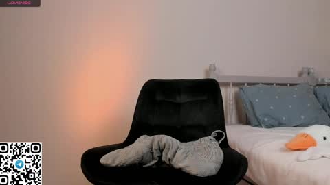 Snapshot of tyty_pupu chatting on 9, 4, 2026 Christine 3 Next broadcast tomorrow at 2100 GMT 5 online show from 9, 4, 2026