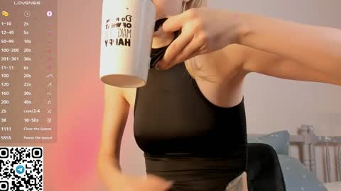 Snapshot of tyty_pupu chatting on 27, 4, 2026 Christine 3 Next broadcast tomorrow at 2100 GMT 5 online show from 27, 4, 2026