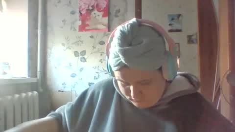 Snapshot of tyuoooy3 chatting on 11, 9, 2025 Tyuoooy3s online show from 11, 9, 2025
