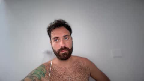 Snapshot of uasabi91 chatting on 28, 5, 2026 beard123 online show from 28, 5, 2026