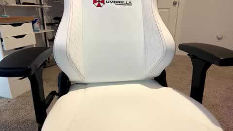 Snapshot of ufjsvskcn chatting on 27, 3, 2026 Love Lain online show from 27, 3, 2026