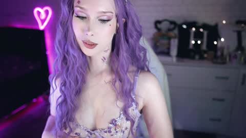 Izzy    online show from 2, 2, 2025