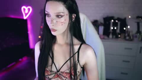 Izzy    online show from 20, 2, 2025