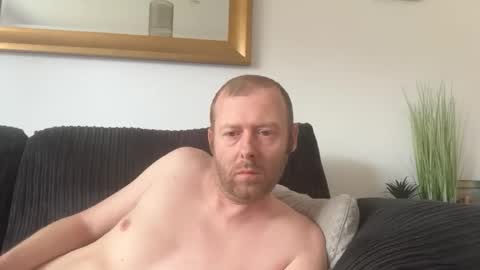 Snapshot of ukmatty3 chatting on 17, 4, 2026 ukmatty3 online show from 17, 4, 2026