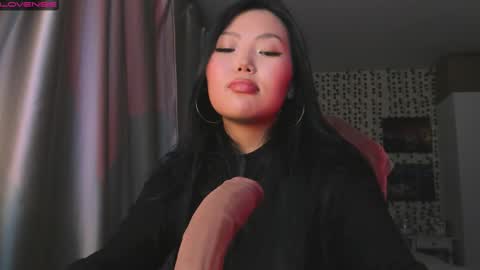 Snapshot of uko_sa chatting on 5, 11, 2025 uko sa online show from 5, 11, 2025