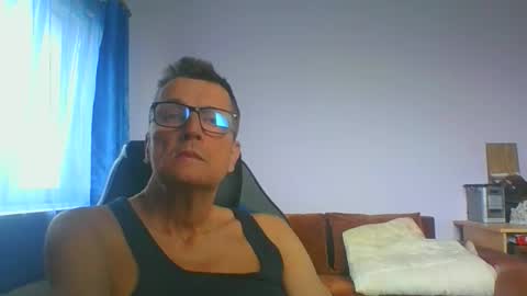 ulmeni4 online show from 14, 11, 2025