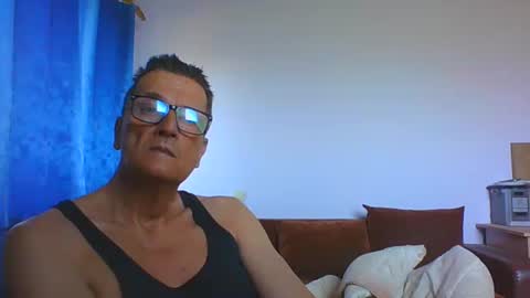 Snapshot of ulmeni4 chatting on 29, 5, 2026 ulmeni4 online show from 29, 5, 2026