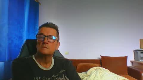 Snapshot of ulmeni4 chatting on 2, 6, 2026 ulmeni4 online show from 2, 6, 2026