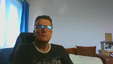 Snapshot of ulmeni4 chatting on 3, 6, 2026 ulmeni4 online show from 3, 6, 2026