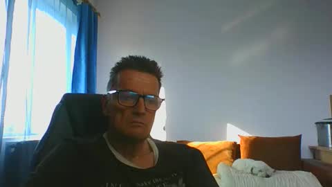 Snapshot of ulmeni4 chatting on 3, 6, 2026 ulmeni4 online show from 3, 6, 2026