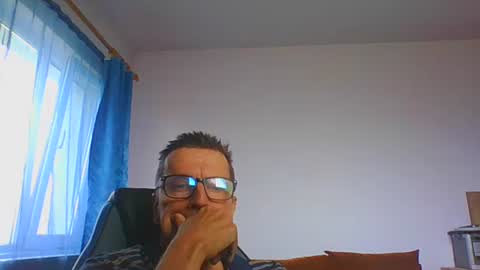 Snapshot of ulmeni4 chatting on 9, 7, 2026 ulmeni4 online show from 9, 7, 2026