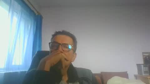 Snapshot of ulmeni7 chatting on 26, 10, 2025 ulmeni7 online show from 26, 10, 2025
