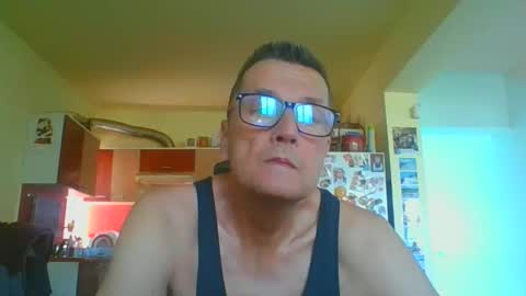 Snapshot of ulmeni7 chatting on 4, 4, 2026 ulmeni7 online show from 4, 4, 2026