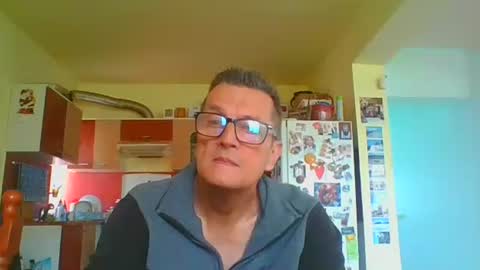 Snapshot of ulmeni7 chatting on 13, 4, 2026 ulmeni7 online show from 13, 4, 2026