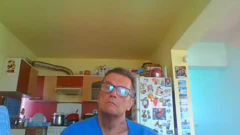 Snapshot of ulmeni7 chatting on 19, 4, 2026 ulmeni7 online show from 19, 4, 2026