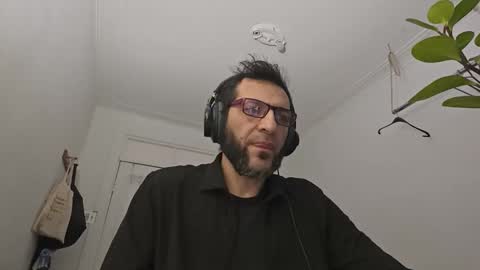 Snapshot of ultratoaster chatting on 19, 12, 2025 ultratoaster online show from 19, 12, 2025