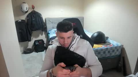 Snapshot of ulxer chatting on 18, 4, 2026 hi im mike tyson - online show from 18, 4, 2026