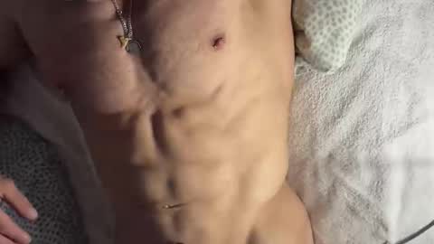 Um CM online show from 8, 4, 2026