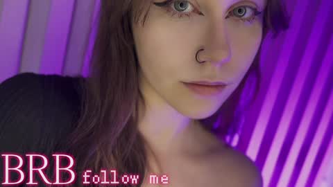 Una  online show from 5, 2, 2025