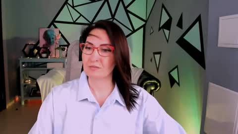 Snapshot of unatera chatting on 3, 4, 2026 UnaTera online show from 3, 4, 2026