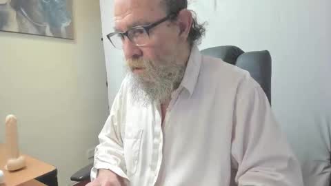 Snapshot of uncle_hottiecb chatting on 28, 2, 2026 Uncle Hottie online show from 28, 2, 2026