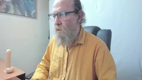 Snapshot of uncle_hottiecb chatting on 3, 3, 2026 Uncle Hottie online show from 3, 3, 2026