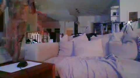 Snapshot of uncleozzie chatting on 25, 4, 2026 uncleozzie online show from 25, 4, 2026