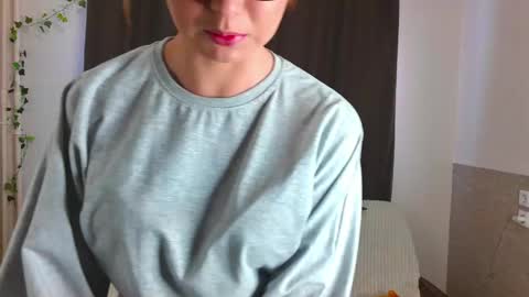 unforgettablehelen online show from 15, 4, 2026