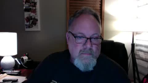 Snapshot of up2later chatting on 15, 12, 2024 up2later online show from 15, 12, 2024