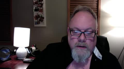 Snapshot of up2later chatting on 7, 1, 2025 up2later online show from 7, 1, 2025