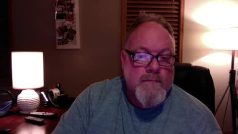 Snapshot of up2later chatting on 3, 2, 2025 up2later online show from 3, 2, 2025