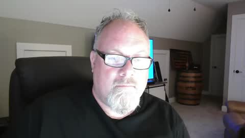 Snapshot of up2later chatting on 19, 9, 2025 up2later online show from 19, 9, 2025