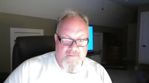 Snapshot of up2later chatting on 27, 9, 2025 up2later online show from 27, 9, 2025