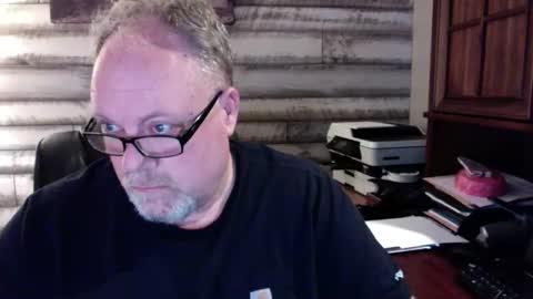 Snapshot of up2later chatting on 3, 12, 2025 up2later online show from 3, 12, 2025