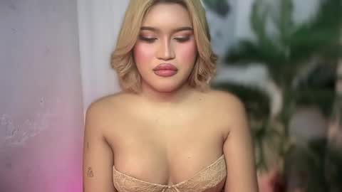 Snapshot of ur_bombshellpatty chatting on 25, 4, 2026 ur_bombshellpatty online show from 25, 4, 2026
