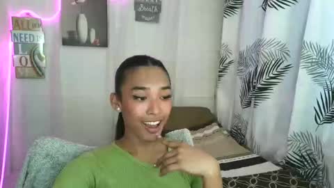 ur_dazzlingmorenaxx online show from 18, 5, 2026