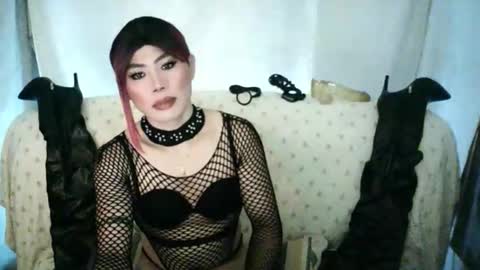 Snapshot of ur_dominatrix chatting on 3, 6, 2026 MISS ANNA online show from 3, 6, 2026