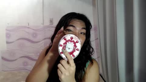Snapshot of ur_krissyxxx chatting on 29, 4, 2026 kriss online show from 29, 4, 2026