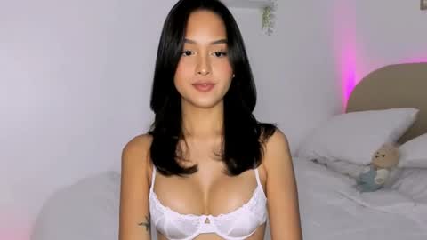 Snapshot of ur_mija_veronica chatting on 8, 7, 2026 Veronica Lodge online show from 8, 7, 2026