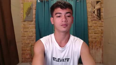 Snapshot of ur_naughtyboy_raphael chatting on 20, 9, 2025 ur_naughtyboy_raphael online show from 20, 9, 2025
