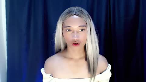 Snapshot of ur_sexyllie chatting on 19, 11, 2025 Ellie online show from 19, 11, 2025