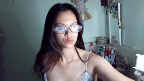 Snapshot of ur_sinfulangel chatting on 12, 7, 2026 lovelyangel online show from 12, 7, 2026