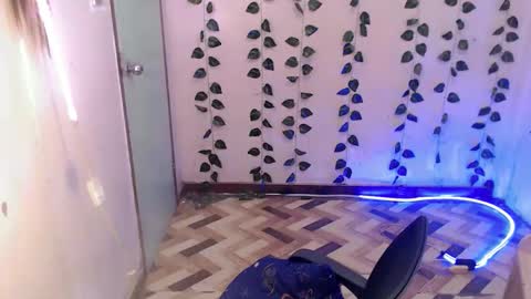 Snapshot of ur_ugly_princess chatting on 10, 2, 2026 chesca online show from 10, 2, 2026